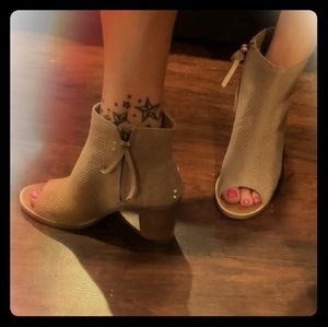 TOMS Genuine Leather & Suede Taupe (8.5)